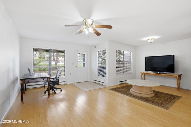 453E Chesterfield Court, Manchester, NJ 08759