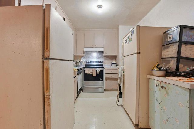 678 Hillside Boulevard, Daly City, CA 94014