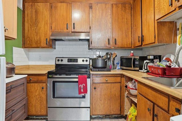 678 Hillside Boulevard, Daly City, CA 94014