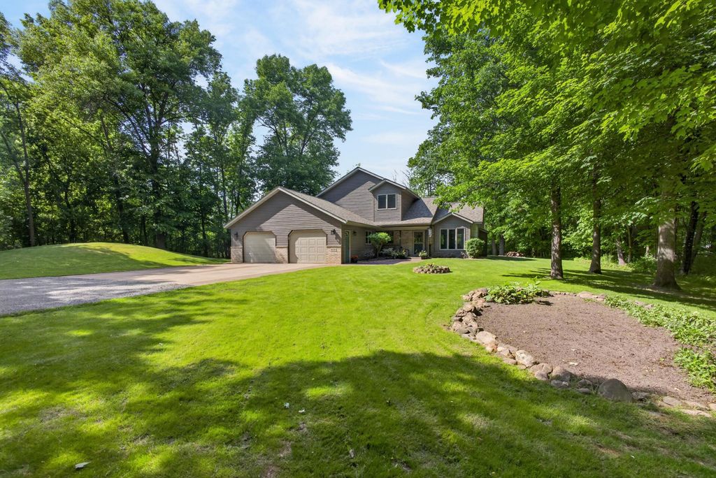 16705 Par Circle SW, Pine City, MN 55063