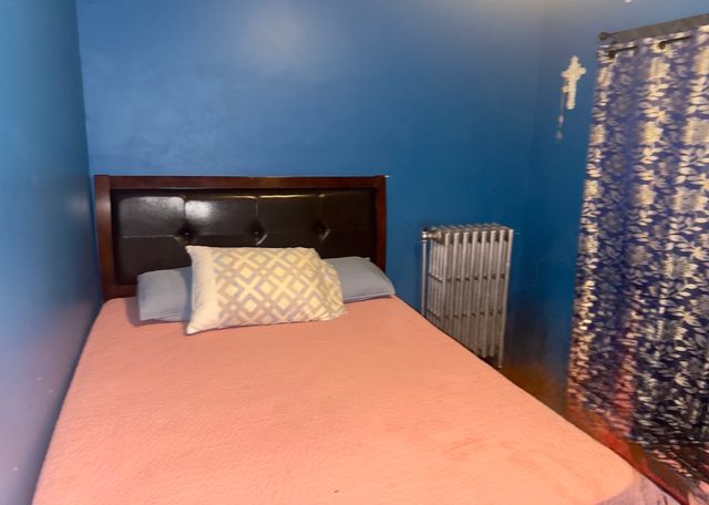 8 Mason St, Brockton, MA 02302