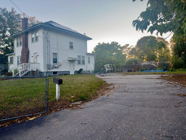 8 Mason St, Brockton, MA 02302