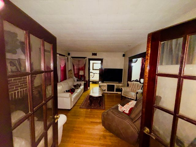 8 Mason St, Brockton, MA 02302