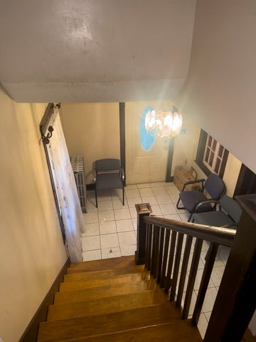 8 Mason St, Brockton, MA 02302