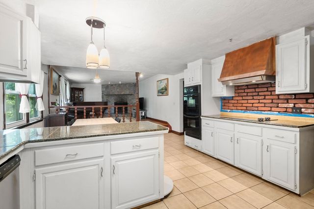 2 Whitney Dr, Sherborn, MA 01770