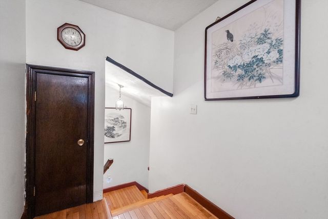 2 Whitney Dr, Sherborn, MA 01770