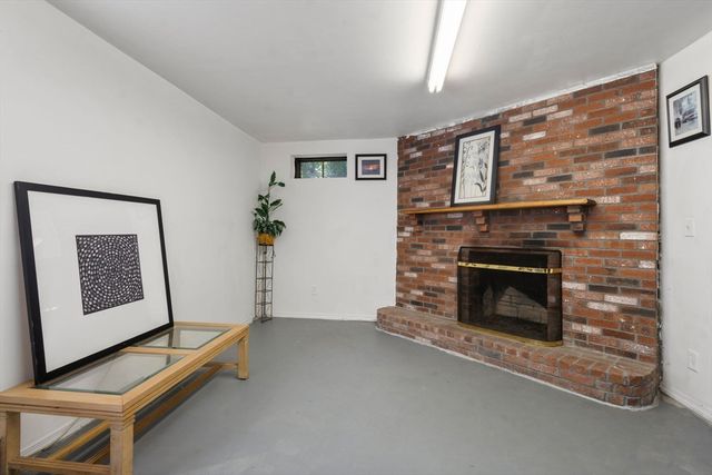 2 Whitney Dr, Sherborn, MA 01770