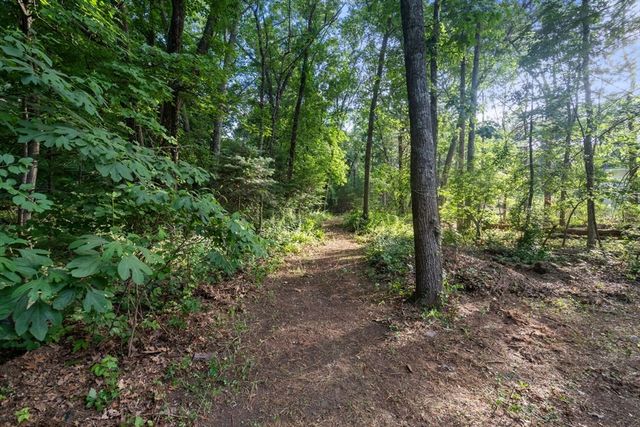 2 Whitney Dr, Sherborn, MA 01770
