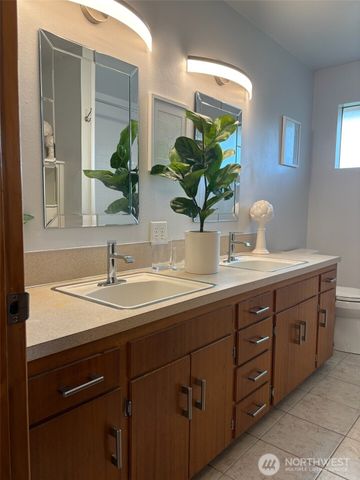 8808 Monte Cristo Drive, Everett, WA 98208