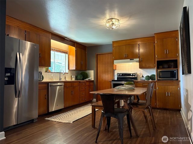 8808 Monte Cristo Drive, Everett, WA 98208