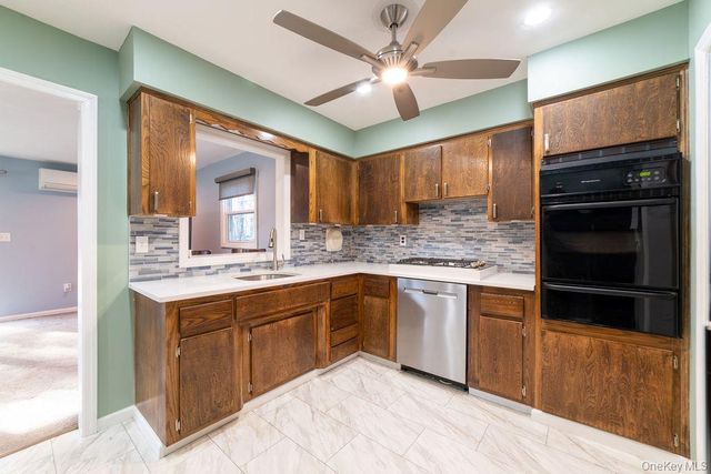 3 Gottlieb Drive, Pearl River, NY 10965