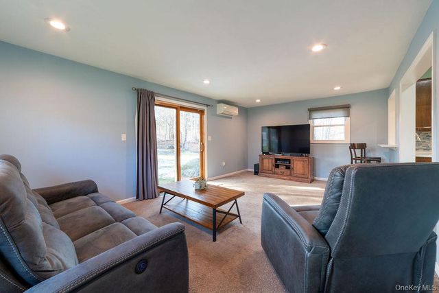 3 Gottlieb Drive, Pearl River, NY 10965