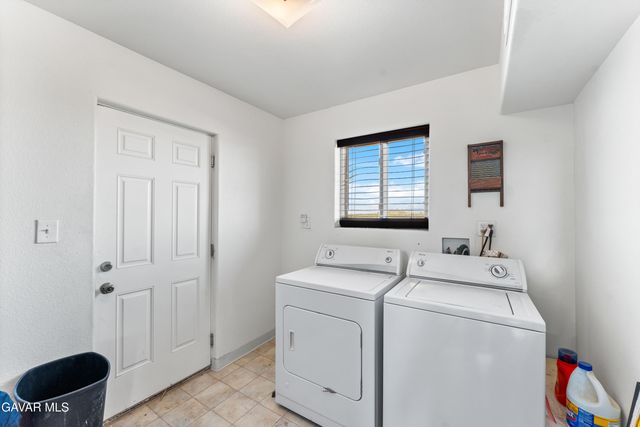 19821 Aloha Way, California City, CA 93505