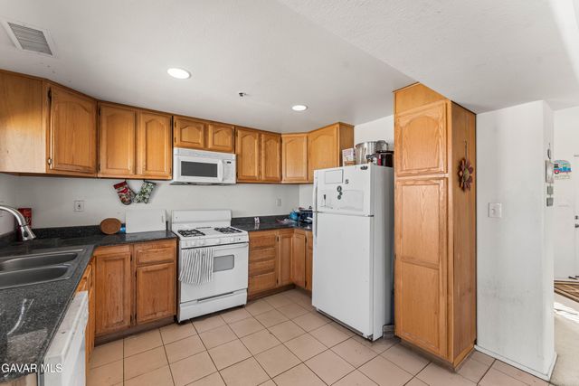 19821 Aloha Way, California City, CA 93505