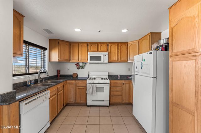 19821 Aloha Way, California City, CA 93505