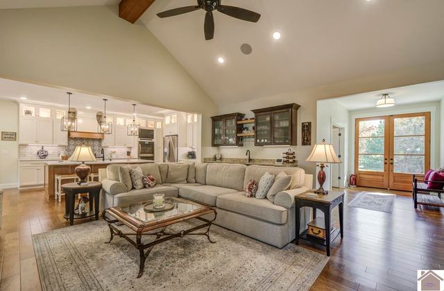 117 Pine View Dr, Benton, KY 42025