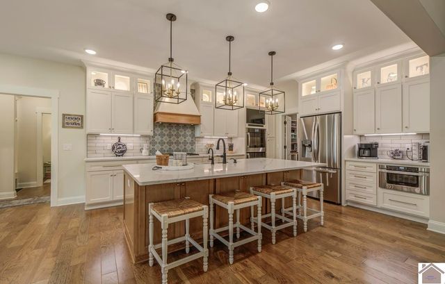 117 Pine View Dr, Benton, KY 42025