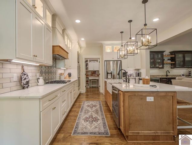 117 Pine View Dr, Benton, KY 42025