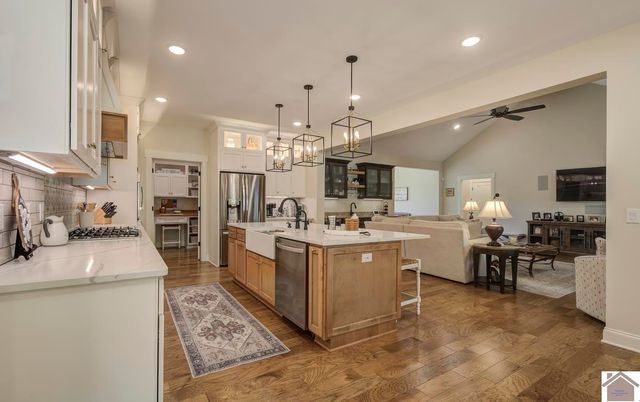 117 Pine View Dr, Benton, KY 42025