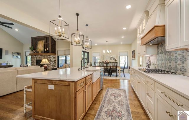 117 Pine View Dr, Benton, KY 42025