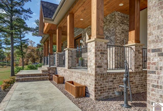 117 Pine View Dr, Benton, KY 42025