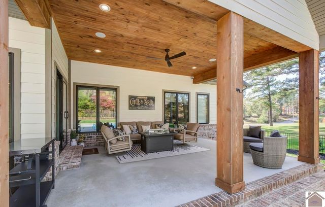 117 Pine View Dr, Benton, KY 42025