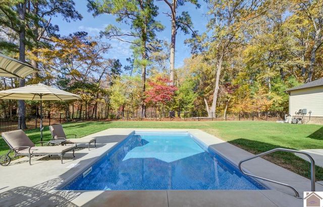 117 Pine View Dr, Benton, KY 42025