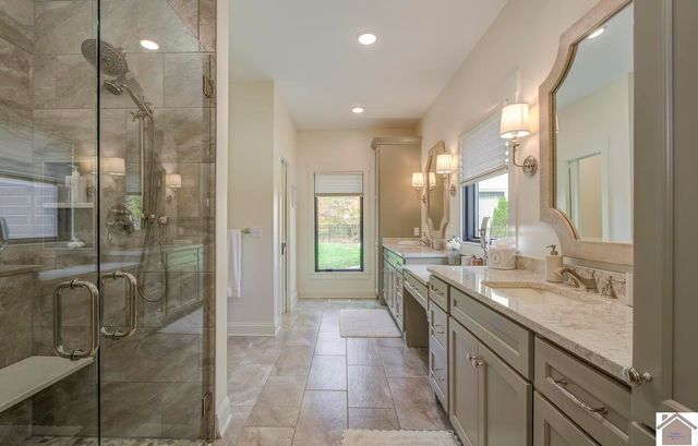 117 Pine View Dr, Benton, KY 42025