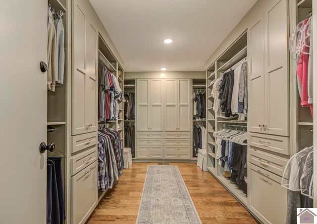 117 Pine View Dr, Benton, KY 42025