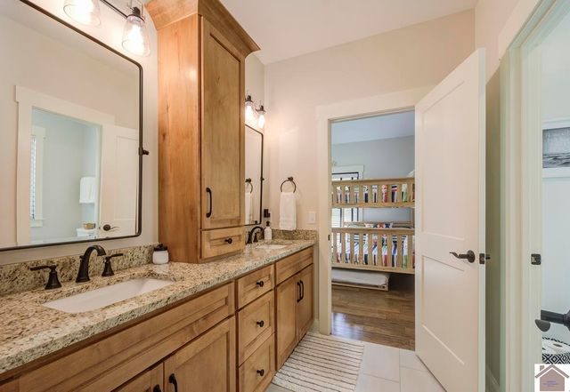 117 Pine View Dr, Benton, KY 42025