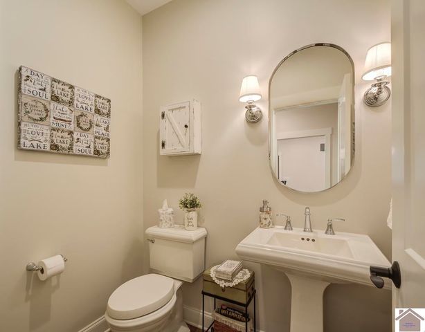 117 Pine View Dr, Benton, KY 42025