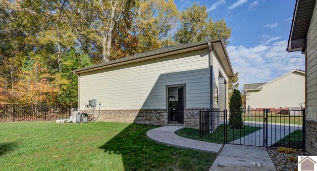 117 Pine View Dr, Benton, KY 42025