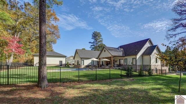 117 Pine View Dr, Benton, KY 42025