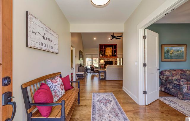 117 Pine View Dr, Benton, KY 42025