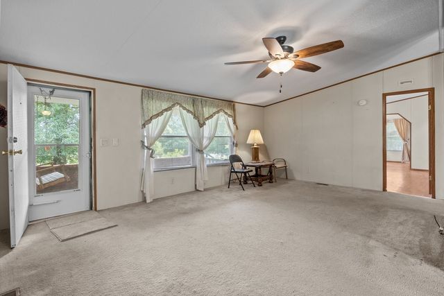 6120 Flatwoods Rd, Camden, TN 38320