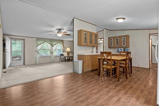 6120 Flatwoods Rd, Camden, TN 38320