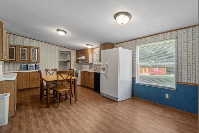 6120 Flatwoods Rd, Camden, TN 38320