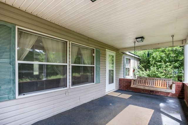 6120 Flatwoods Rd, Camden, TN 38320