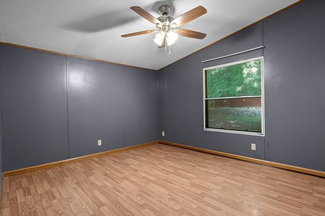 6120 Flatwoods Rd, Camden, TN 38320