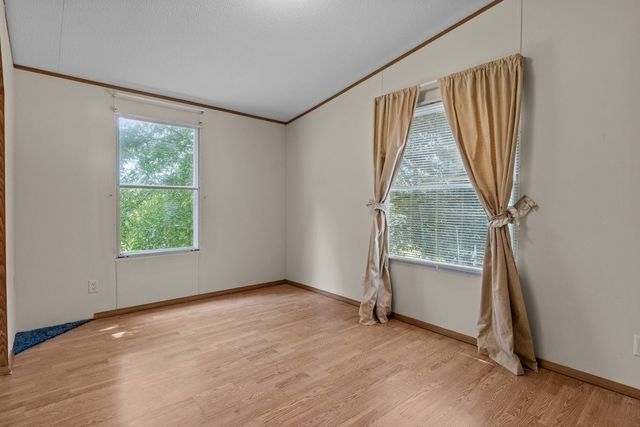6120 Flatwoods Rd, Camden, TN 38320