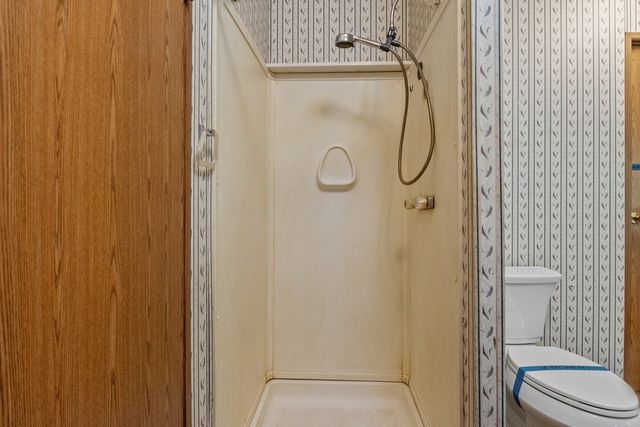 6120 Flatwoods Rd, Camden, TN 38320