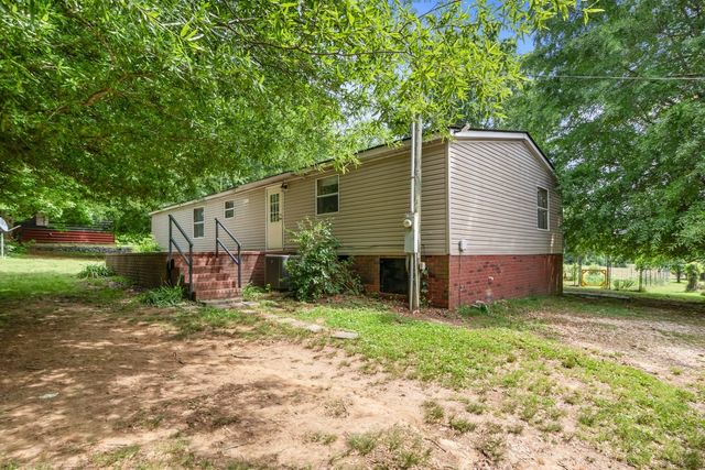 6120 Flatwoods Rd, Camden, TN 38320