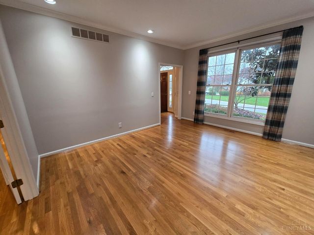 5047 Village Drive, Newtown, OH 45244