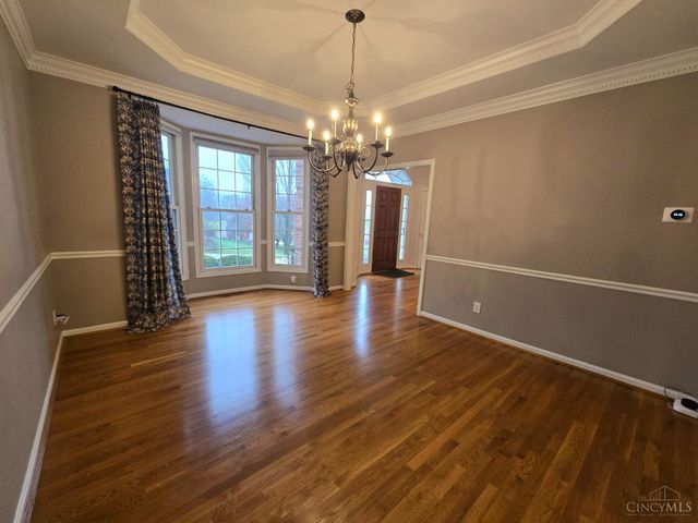 5047 Village Drive, Newtown, OH 45244