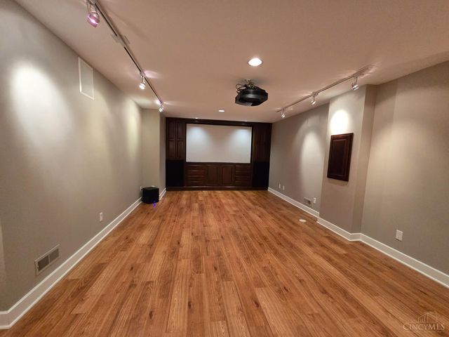 5047 Village Drive, Newtown, OH 45244