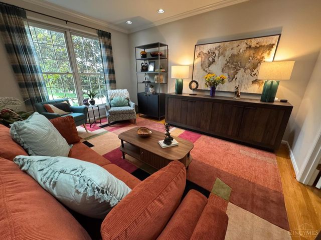 5047 Village Drive, Newtown, OH 45244