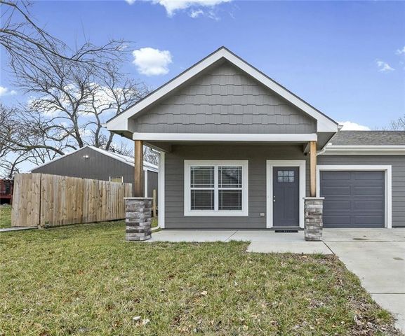 929 E Wilson Street, Ottawa, KS 66067