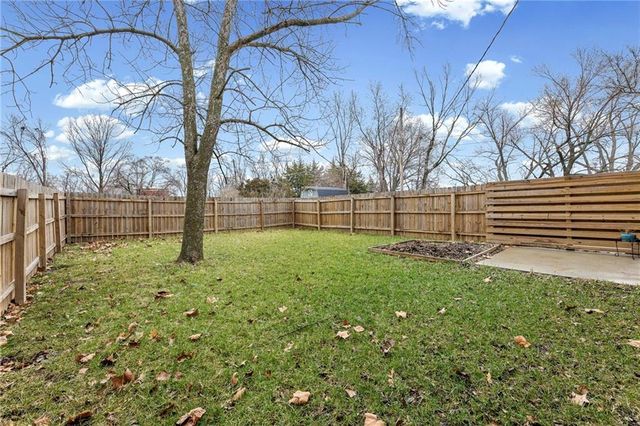 929 E Wilson Street, Ottawa, KS 66067