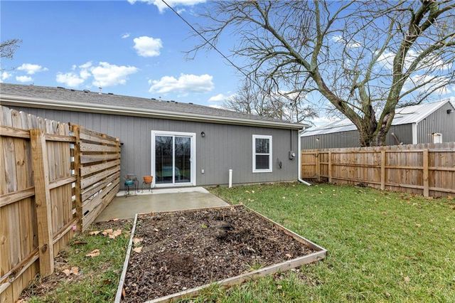 929 E Wilson Street, Ottawa, KS 66067