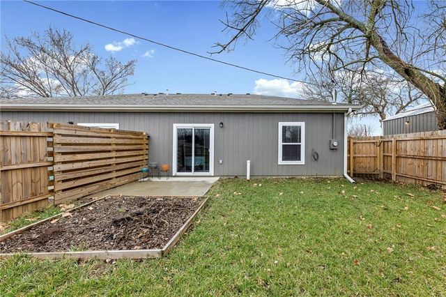 929 E Wilson Street, Ottawa, KS 66067